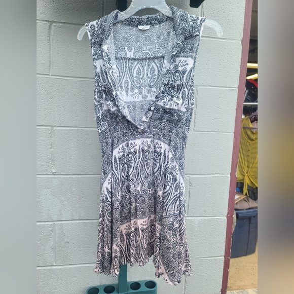 Small Button-up Collared Tank Dress - Picture 1 of 4